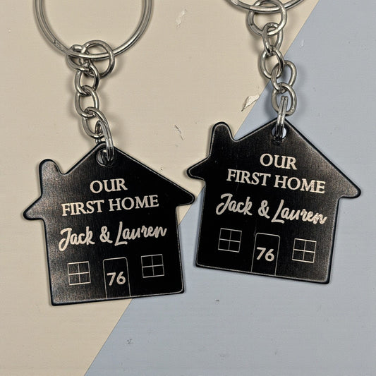 🔑 Personalised Metal House Keyring – New Home Gift for Couples